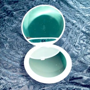Light up Travel size mirror.
